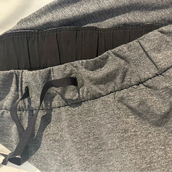 Lululemon On The Fly Pant 28"  Gray Size 8 - Picture 7 of 13